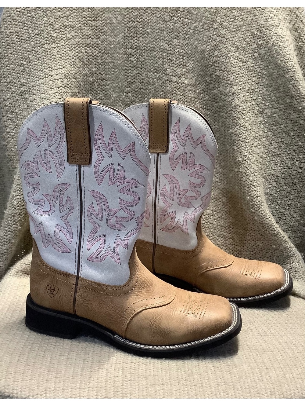 Ariat Women's Western Cowboy Boots Tan and White with Pink Stitching Size 7